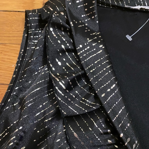 Tahari sparkly top, Large - Picture 4 of 6